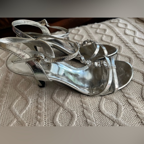 Jacqueline Ferar Vintage Rhinestone Silver Sandal Heels Women’s size 7 - Picture 9 of 12